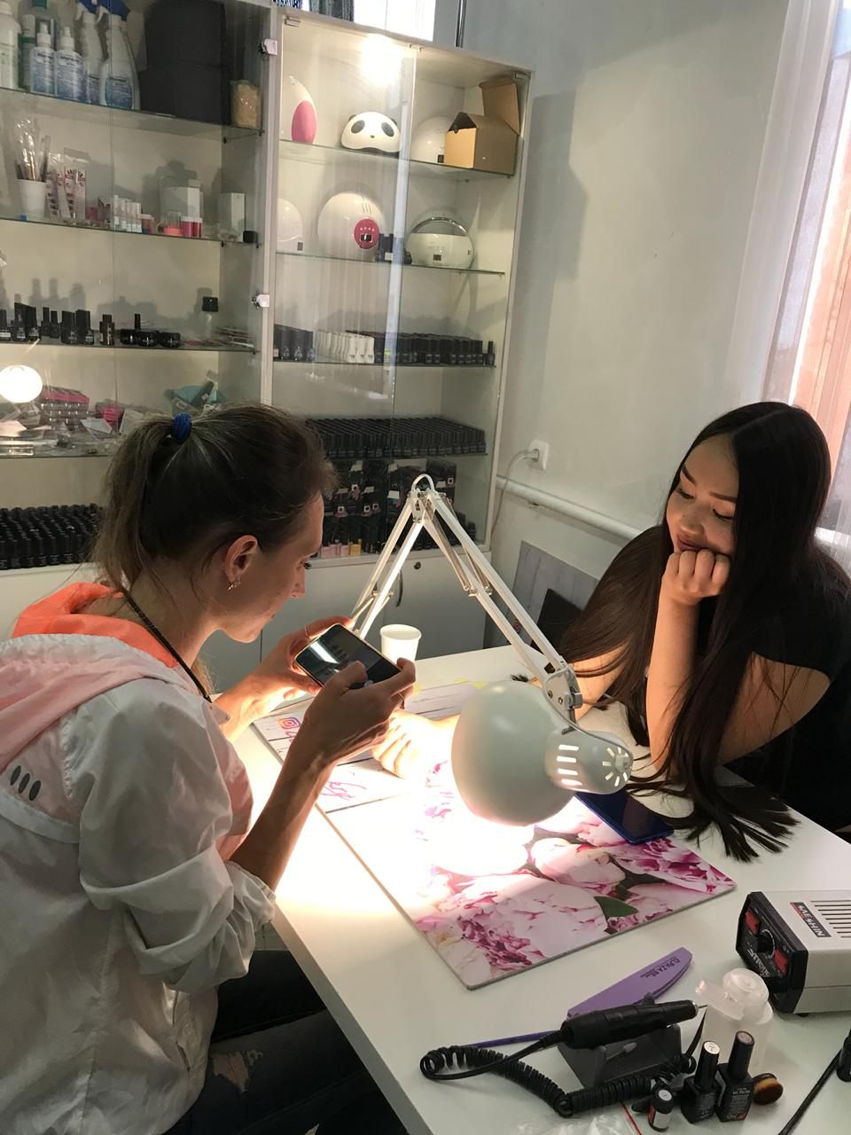 Практическое занятие по маникюру в Absolut Nails